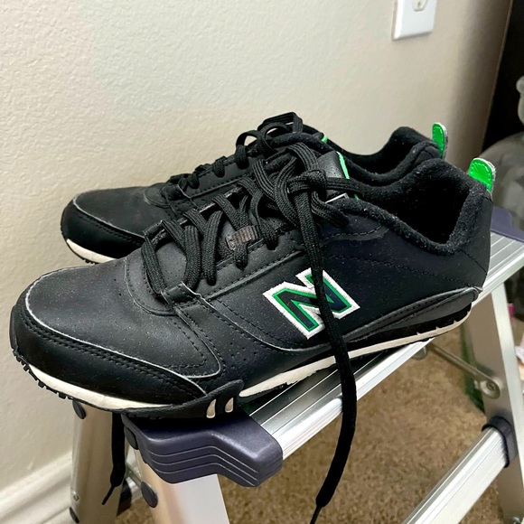 New Balance 460 Women’s Black Sneakers Size 6 - Picture 1 of 10